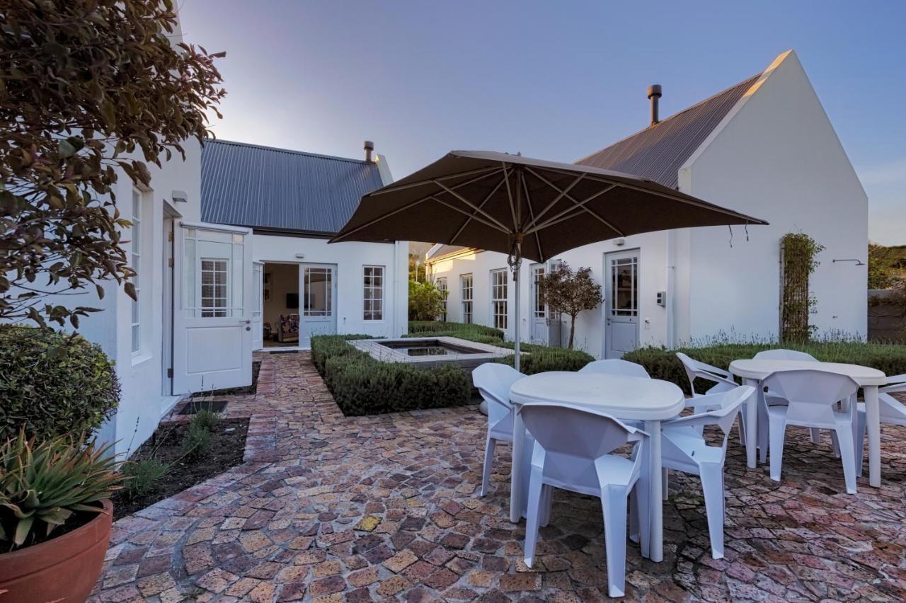 The Vishuis Hermanus Luaran gambar