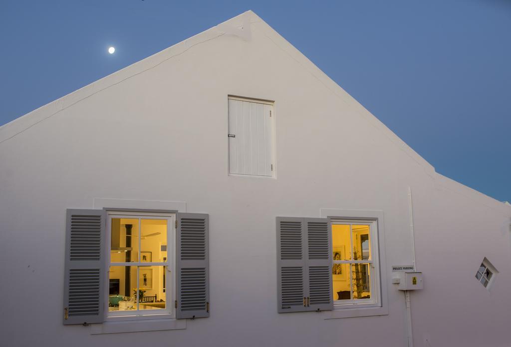 The Vishuis Hermanus Luaran gambar